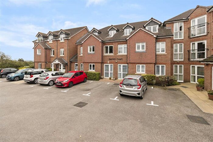 2 Bedroom Flat For Sale In Vicarage Lane, Hailsham, BN27