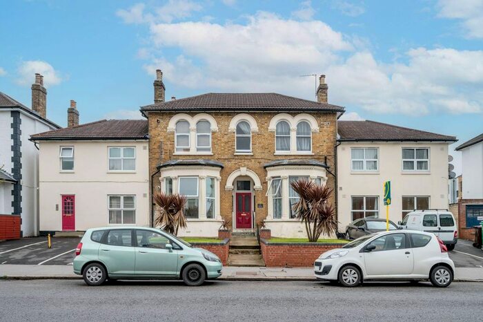 1 Bedroom Flat To Rent In .Beulah Road, Thornton Heath, CR7