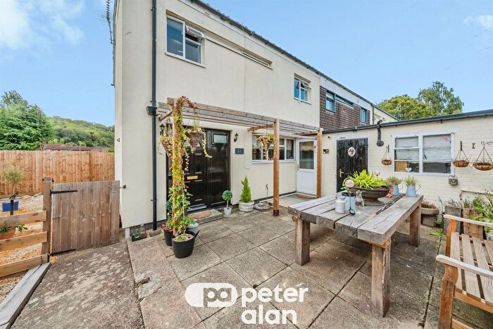 3 Bedroom End Of Terrace House For Sale In Clawdd Du, Monmouth, NP25