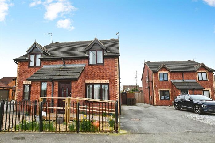 2 Bedroom Semi Detached House For Sale In Howdale Road, Hull, HU8