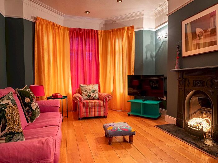 3 Bedroom Flat To Rent In Ormeau, BT7