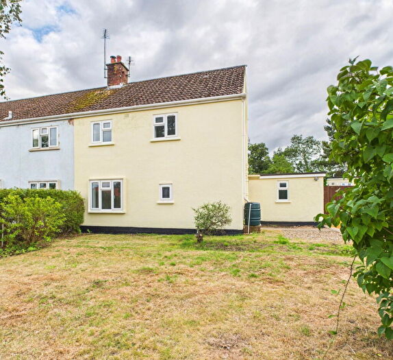 3 Bedroom Semi-Detached House For Sale In Kings Avenue, Framlingham, IP13