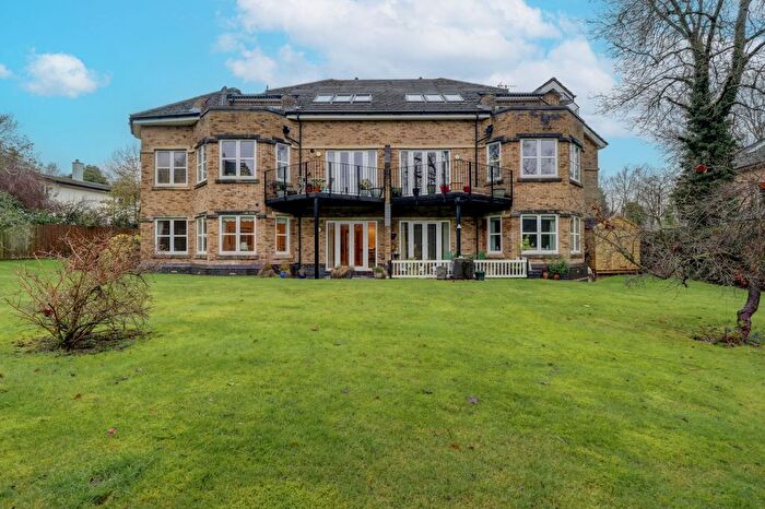 3 Bedroom Flat For Sale In Amersham Road, Hazlemere, High Wycombe, Buckinghamshire, HP15