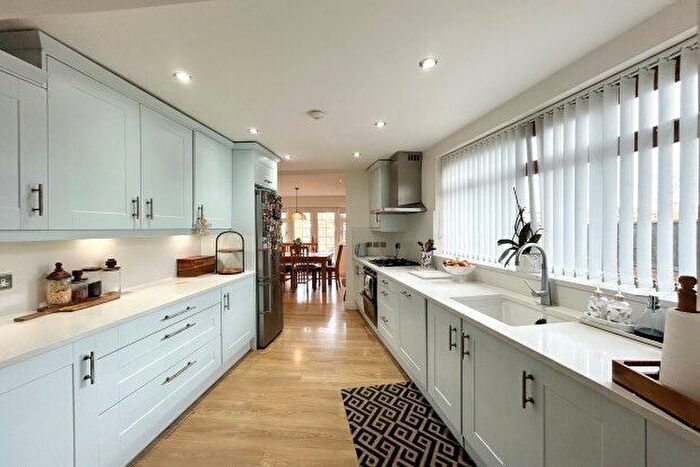 3 Bedroom Property To Rent In Birch Road, Romford, RM7