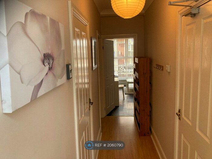 1 Bedroom Flat To Rent In Charles Street, Newport, NP20