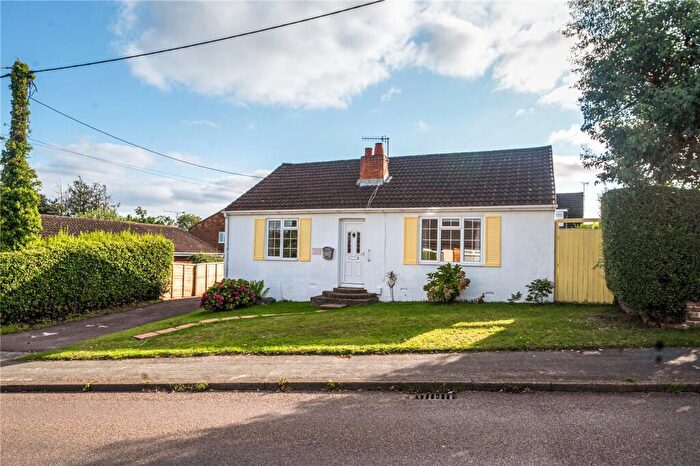 2 Bedroom Bungalow For Sale In Upper Weybourne Lane, Farnham, Surrey, GU9