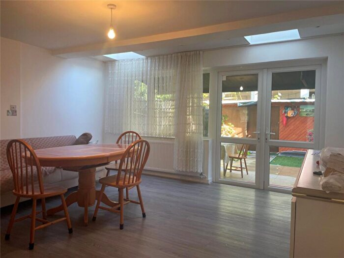 4 Bedroom Mews To Rent In Penderyn Way, Tufnell Park, London, N7