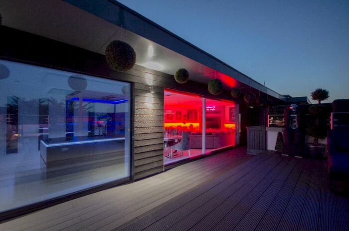 2 Bedroom Penthouse For Sale In Orchard Place, Southampton, Hampshire, SO14