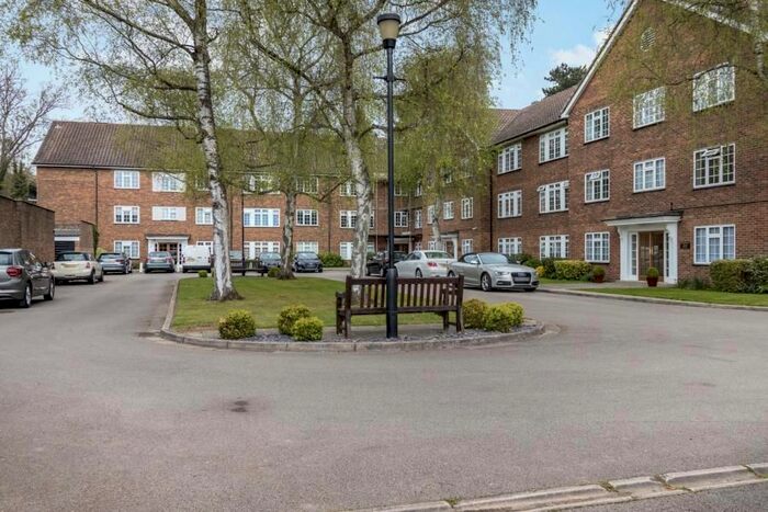 2 Bedroom Flat To Rent In Myrtleside Close, Northwood, HA6