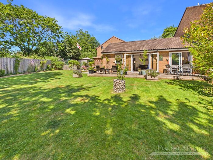 2 Bedroom Bungalow For Sale In Aspen Close, Frome, BA11