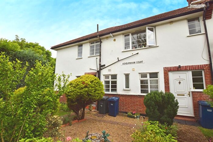 2 Bedroom Flat To Rent In Daws Lane, London, NW7