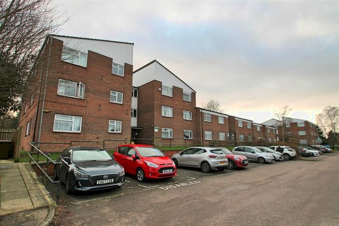 1 Bedroom Flat To Rent In Vega Road, Bushey, Hertfordshire, WD23