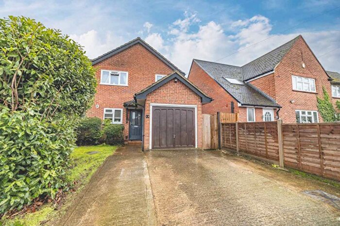 3 Bedroom Semi Detached House For Sale In Colne Orchard, Iver, SL0