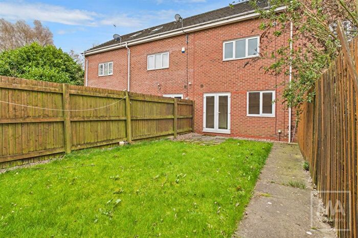 3 Bedroom Town House To Rent In Berkeley Close, Warrington, Cheshire, WA5
