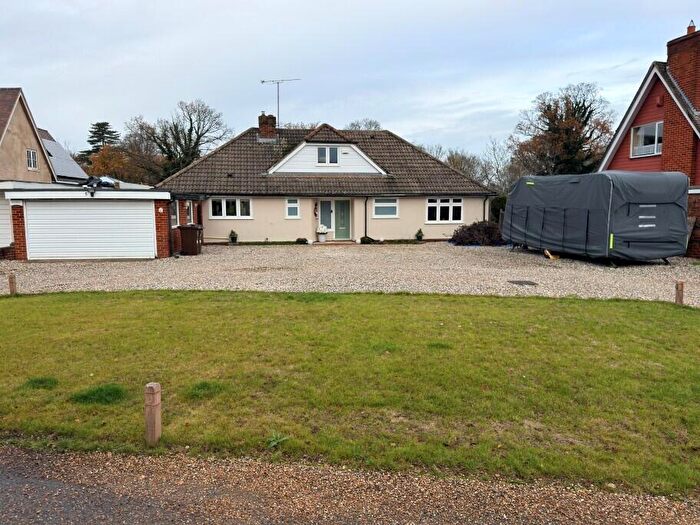 4 Bedroom Bungalow For Sale In Copse Mead, Woodley, Reading, Berkshire, RG5