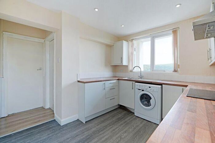 3 Bedroom Apartment To Rent In Regent Court, Hillsborough, S6