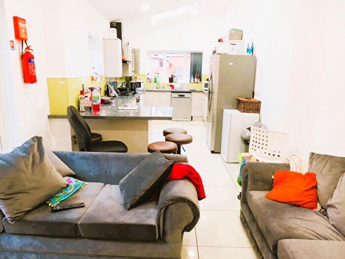 7 Bedroom Semi-Detached House To Rent In Derby Road, Nottingham, Nottinghamshire, NG7