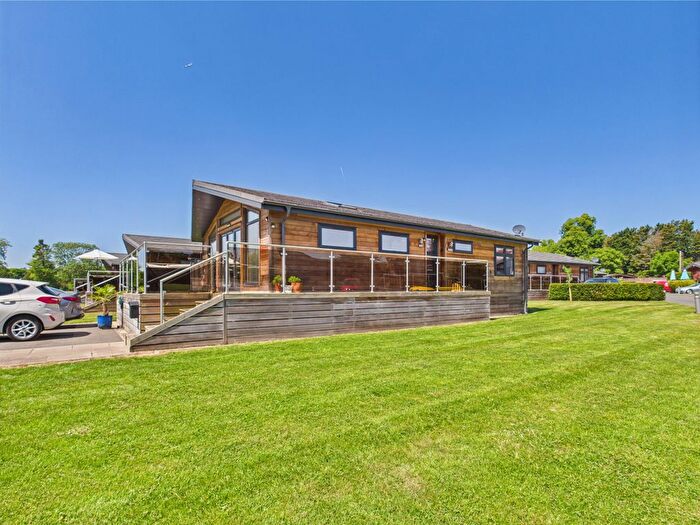 2 Bedroom Lodge For Sale In Chargers Paddock, Marlow, Buckinghamshire, SL7