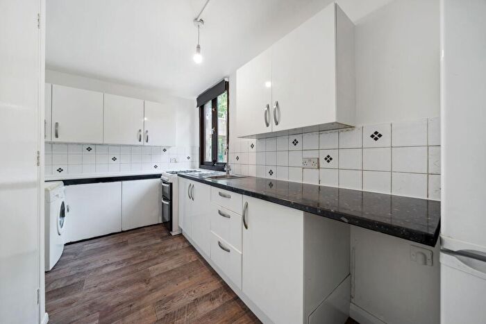 2 Bedroom Apartment To Rent In Stoneleigh Terrace, London, N19