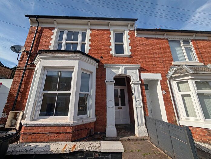 3 Bedroom Maisonette To Rent In Lindsay Street, Kettering, NN16