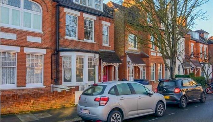 3 Bedroom Flat To Rent In Fairlawn Avenue, Chiswick, London, W4