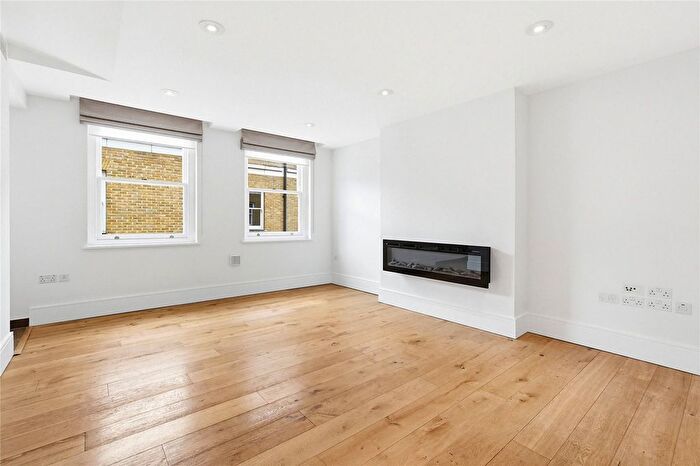 2 Bedroom Flat To Rent In Cavalry Square, London, SW3