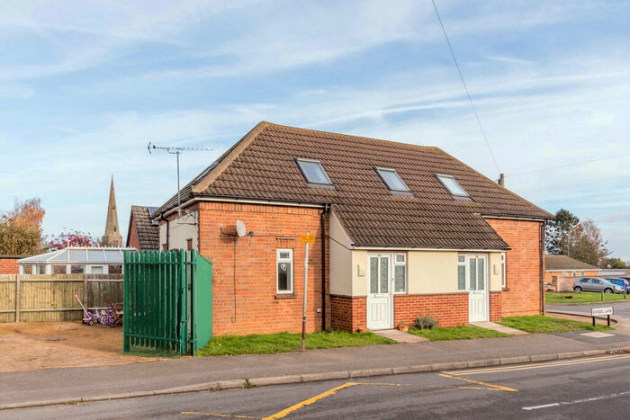 2 Bedroom Flat To Rent In School Lane, Irchester, NN29