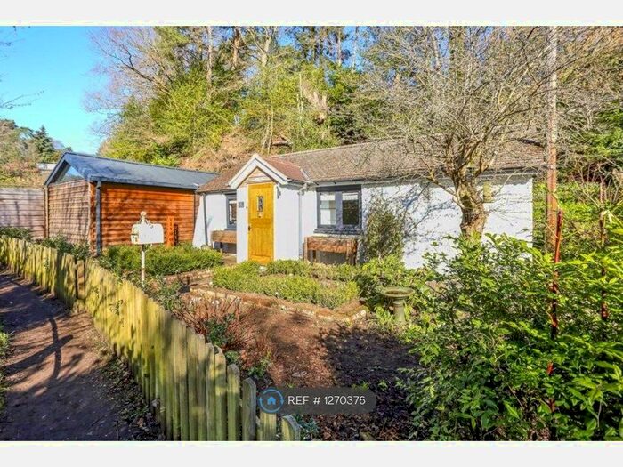 3 Bedroom Detached House To Rent In Old Church Lane, Farnham GU9