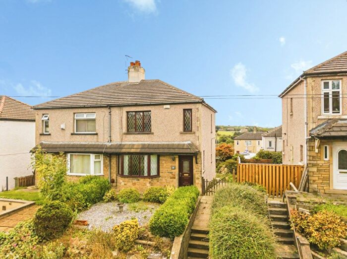 3 Bedroom Semi-Detached House For Sale In Whitehall Road West, Cleckheaton, West Yorkshire, BD19