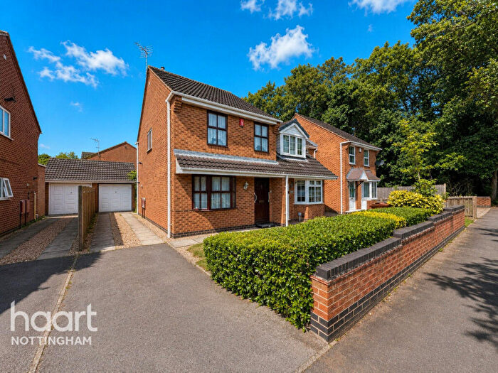 3 Bedroom End Of Terrace House For Sale In Lambourne Drive, Wollaton, NG8