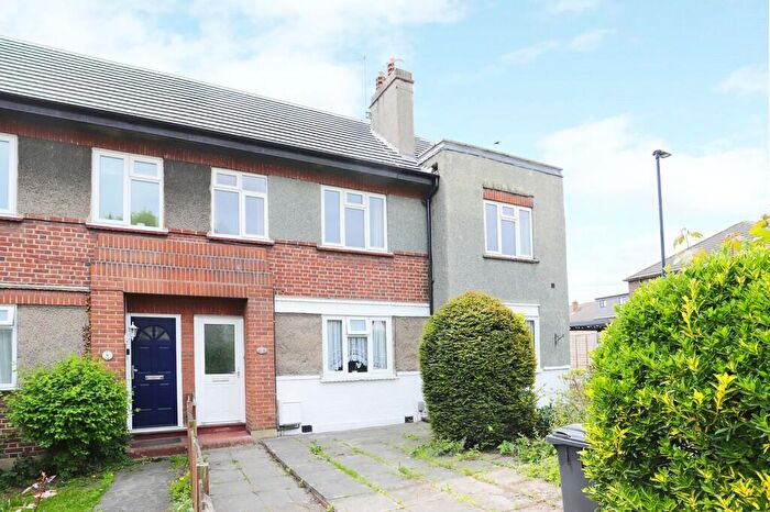 2 Bedroom Maisonette To Rent In Lavender Hill, Enfield, EN2