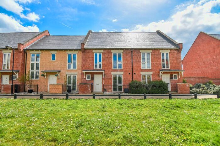 3 Bedroom Detached House To Rent In Knot Tiers Drive, Upton, Northampton, NN5