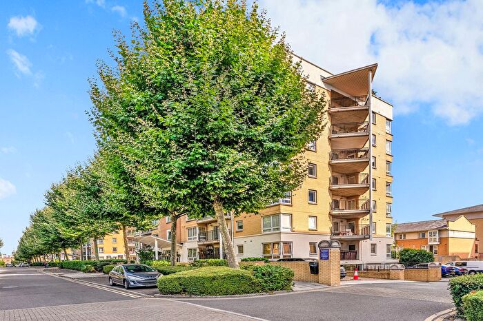1 Bedroom Flat For Sale In Newport Avenue, London, E14