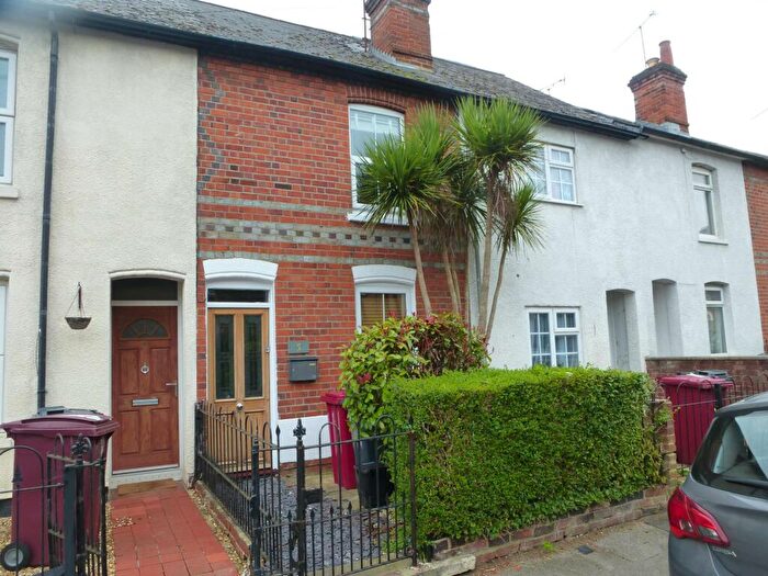 2 Bedroom House To Rent In Blenheim Gardens, Reading, RG1