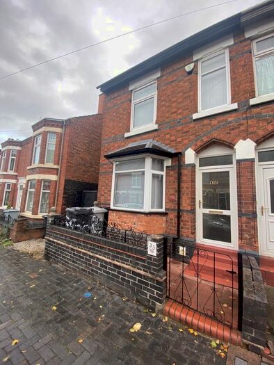 2 Bedroom End Of Terrace House To Rent In Lord Street, CW2