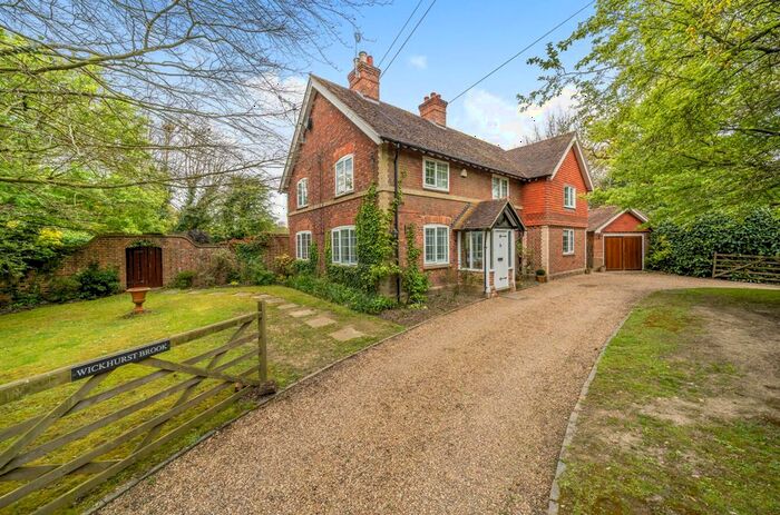 4 Bedroom Detached House For Sale In Leigh, Tonbridge, TN11