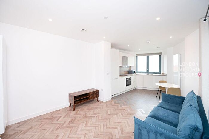 1 Bedroom Apartment To Rent In Skyline Apartments, Makers Yard, Aberfeldy Village, London, E3
