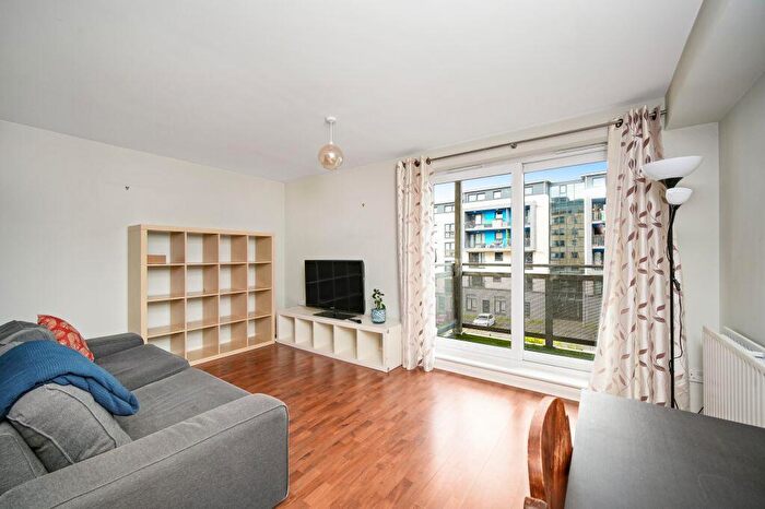 2 Bedroom Flat For Sale In / Hawkhill Close, Leith, Edinburgh, EH7