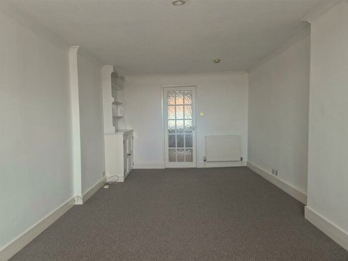 2 Bedroom Apartment To Rent In Maltravers Street, Arundel, BN18