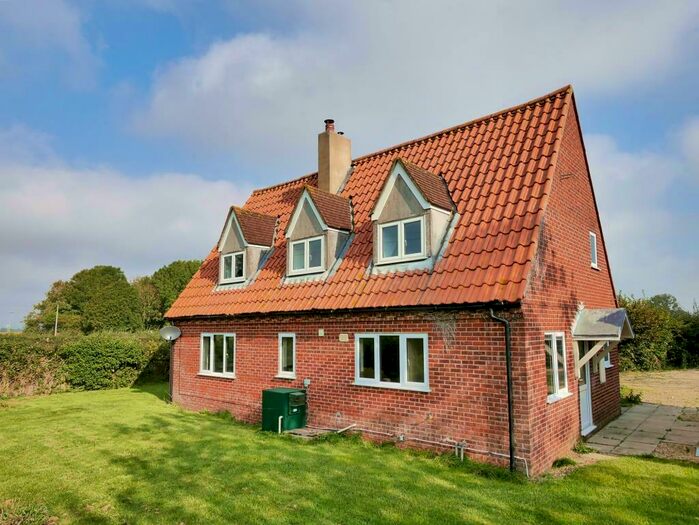 3 Bedroom Detached House To Rent In Tyndale Road, Slimbridge, GL2