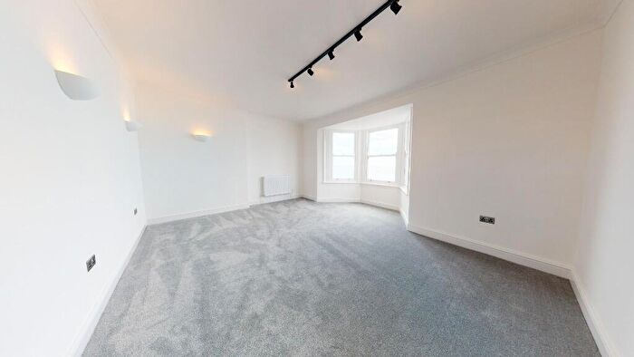 4 Bedroom Penthouse To Rent In Kings Road, BN1