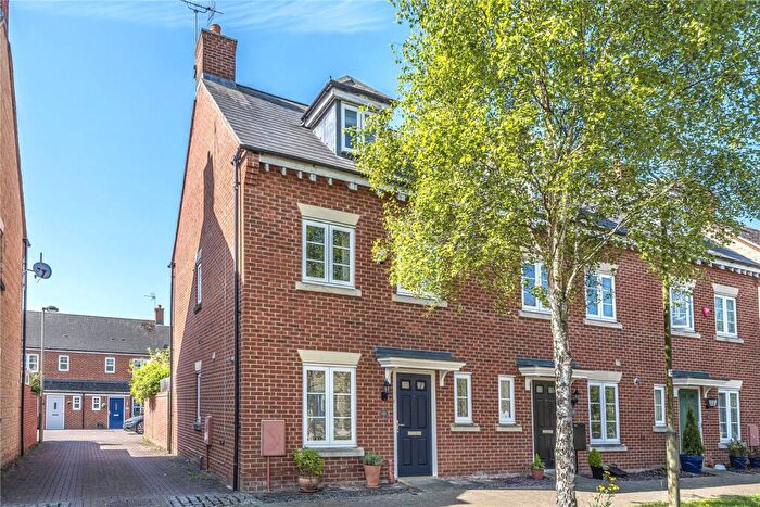 3 Bedroom End Of Terrace House For Sale In Ashdale Avenue, Witney, Oxfordshire, OX28