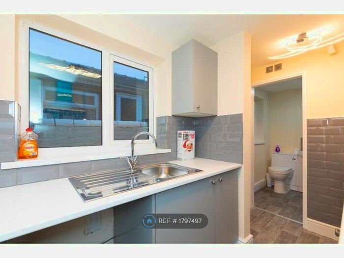 3 Bedroom Terraced House To Rent In Lower Mayer Street, Stoke-On-Trent, ST1