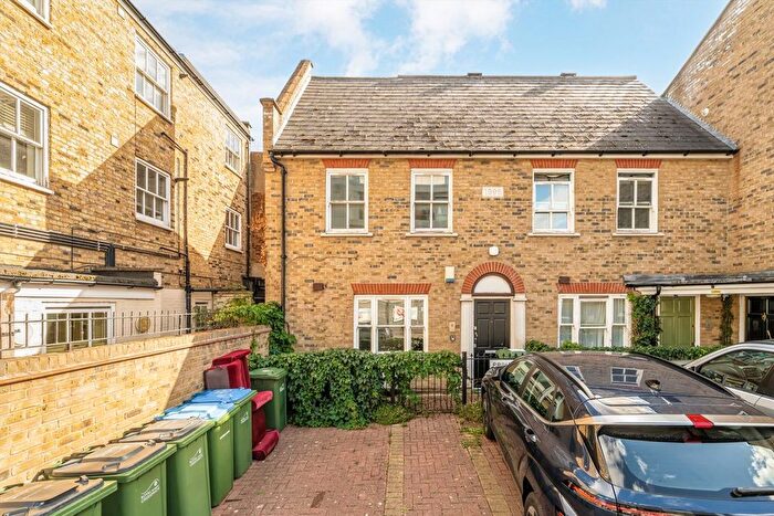 2 Bedroom End Terrace House For Sale In Tyler Street, Greenwich, SE10