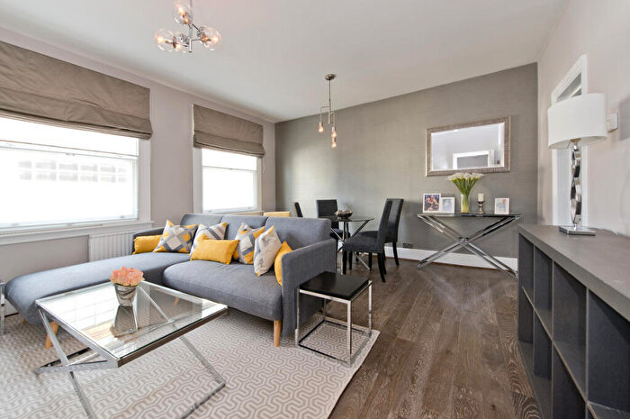 2 Bedroom Flat To Rent In Fulham Road, London, SW10