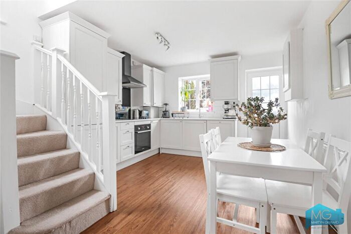 2 Bedroom End Of Terrace House For Sale In Wellside Close, Barnet, EN5