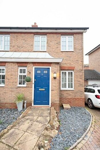 2 Bedroom Semi-Detached House To Rent In Ivel Bury, Biggleswade, SG18