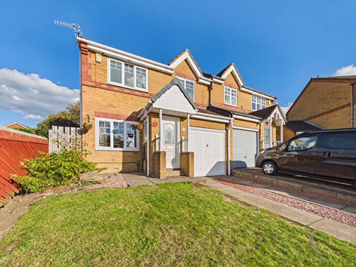 3 Bedroom Semi-Detached House For Sale In Valley Crescent, Blaydon-On-Tyne, NE21