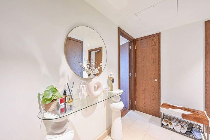 2 Bedroom Flat For Sale In Chartwell House, Chelsea, London, SW10
