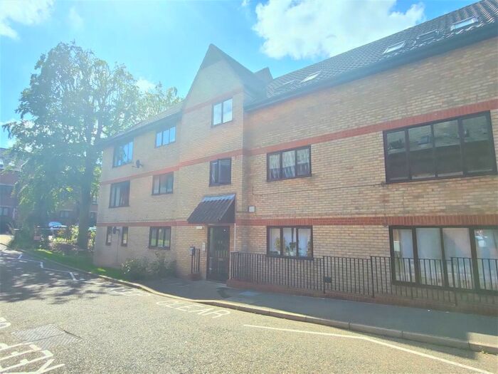 2 Bedroom Flat To Rent In The Beeches, Out Risbygate, Bury St. Edmunds, IP33